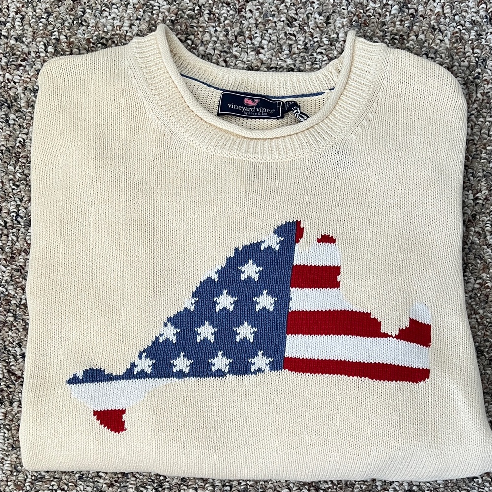 New Vineyard Vines Cream Crewneck with Martha’s Vineyard Flag Graphic